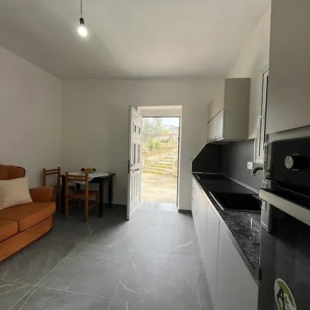 Countryside Garden Apartment