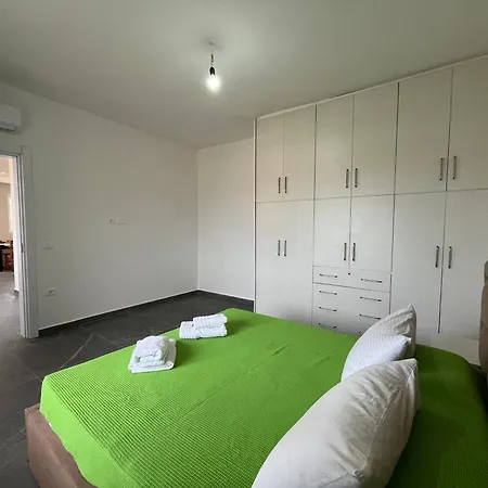Countryside Garden Apartment